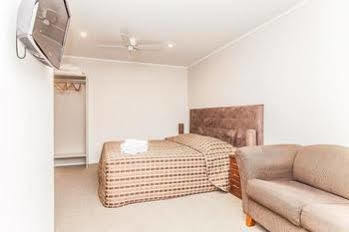 Parkview Motor Inn Pukekohe Exterior photo